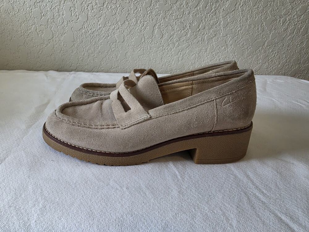 Clarks Womens 8.5 M Suede Penny Loafers Beige Taupe Block Heel 26166686